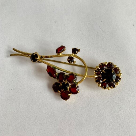 Czechoslovakia Vintage Gold Red Stone Brooch - Picture 1 of 6